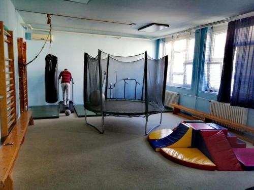 сала за физичко и балон сала